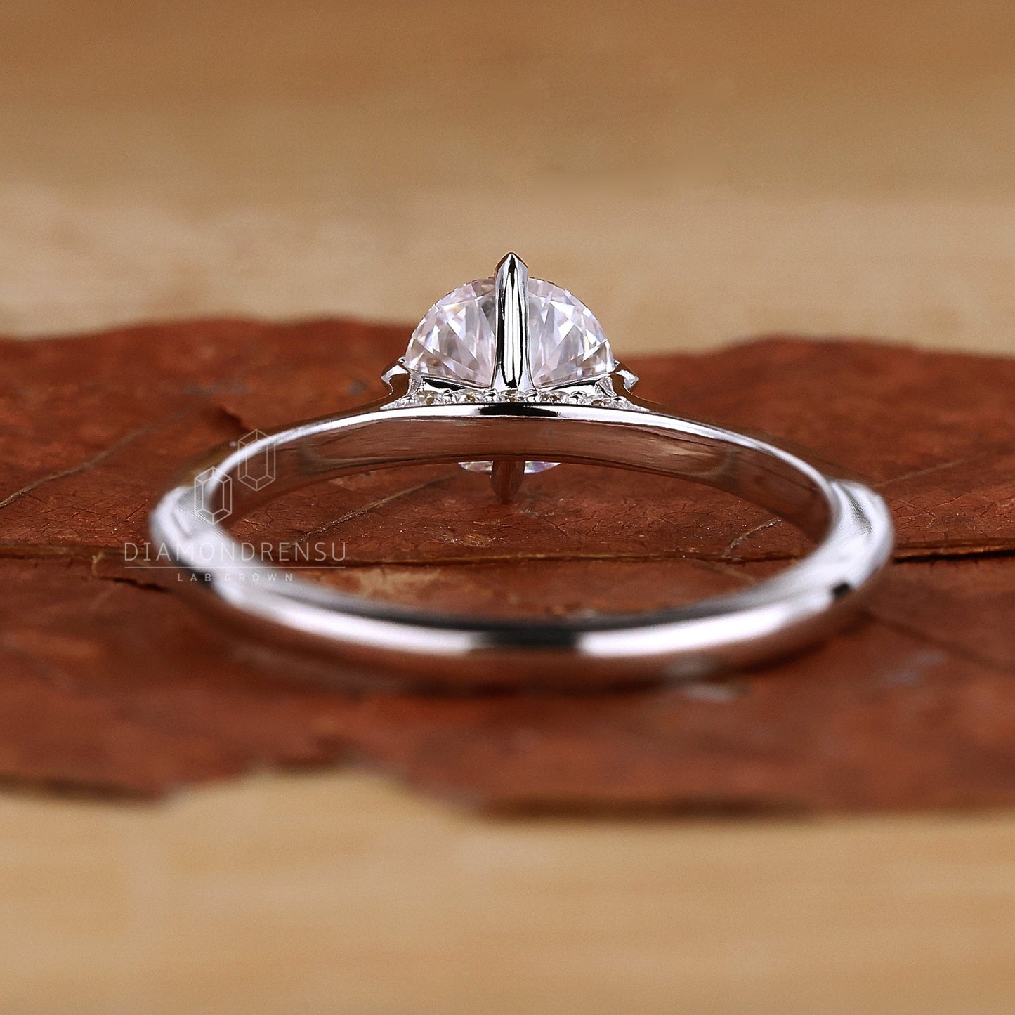 Lab grown round diamond ring in white gold setting