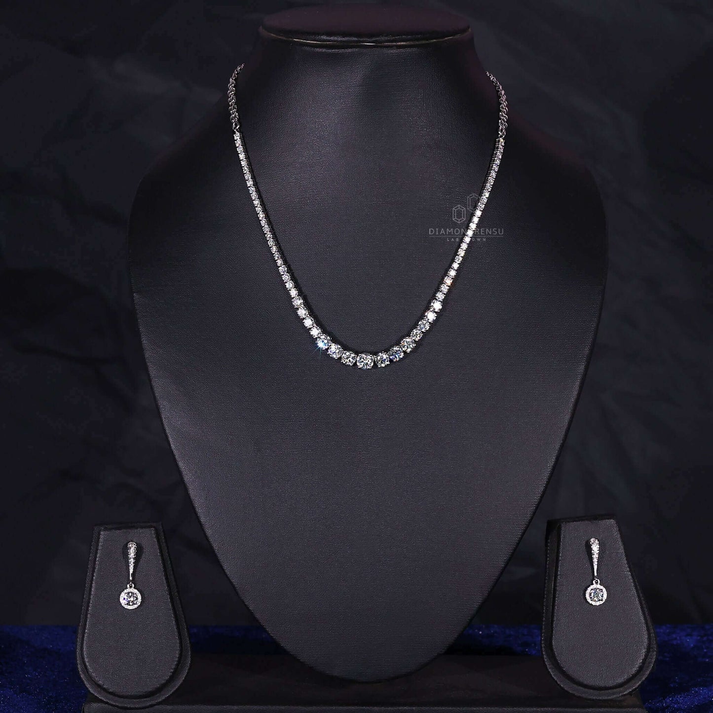 round diamond necklace