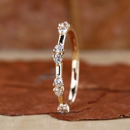 floating bubble diamond wedding band