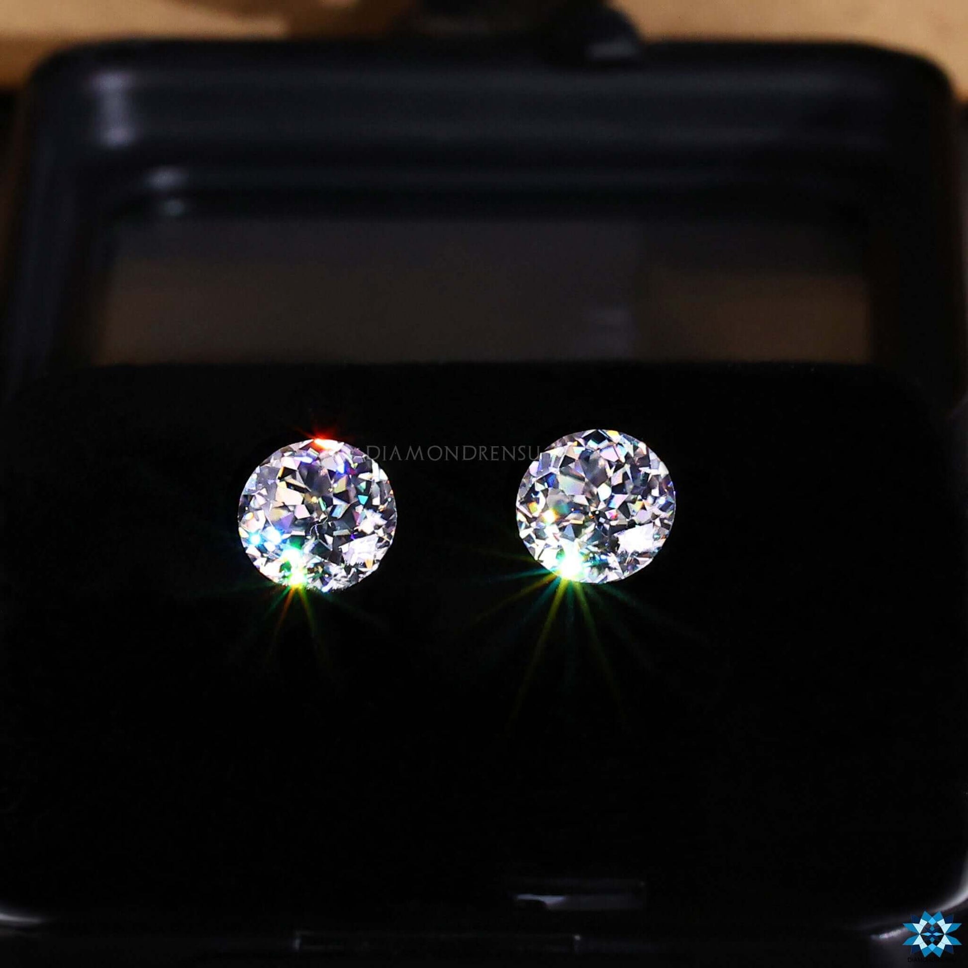 moissanite pair