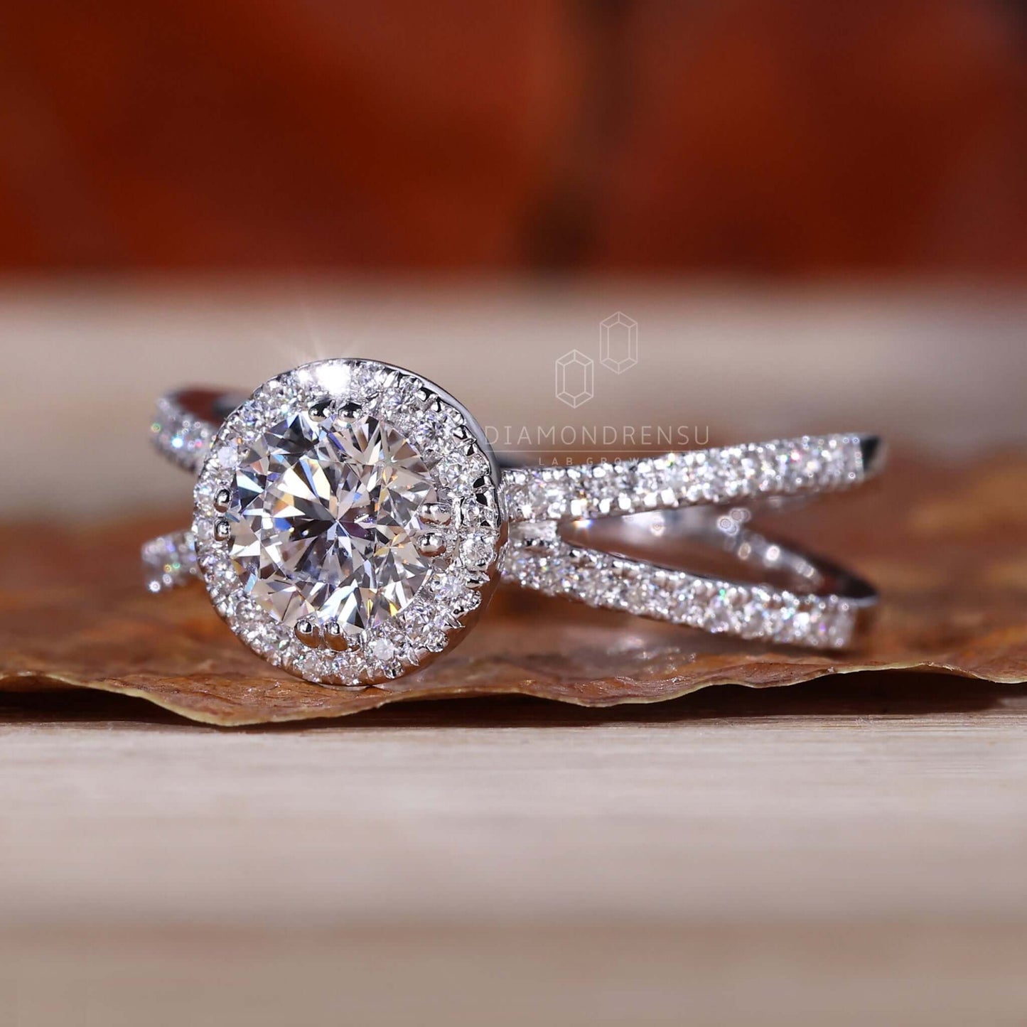 lab grown diamond engagement ring