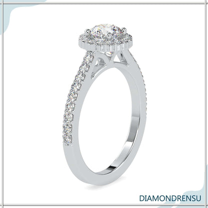 Round halo ring with classic beauty and modern appeal.
