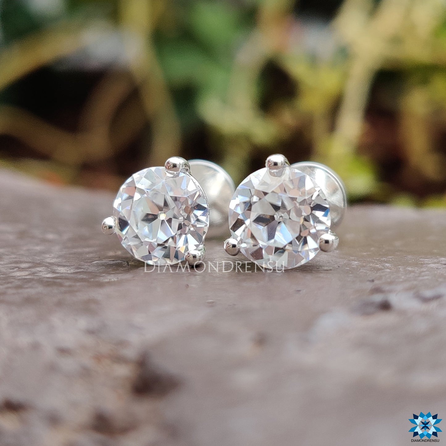 round brilliant cut moissanite - diamondrensu