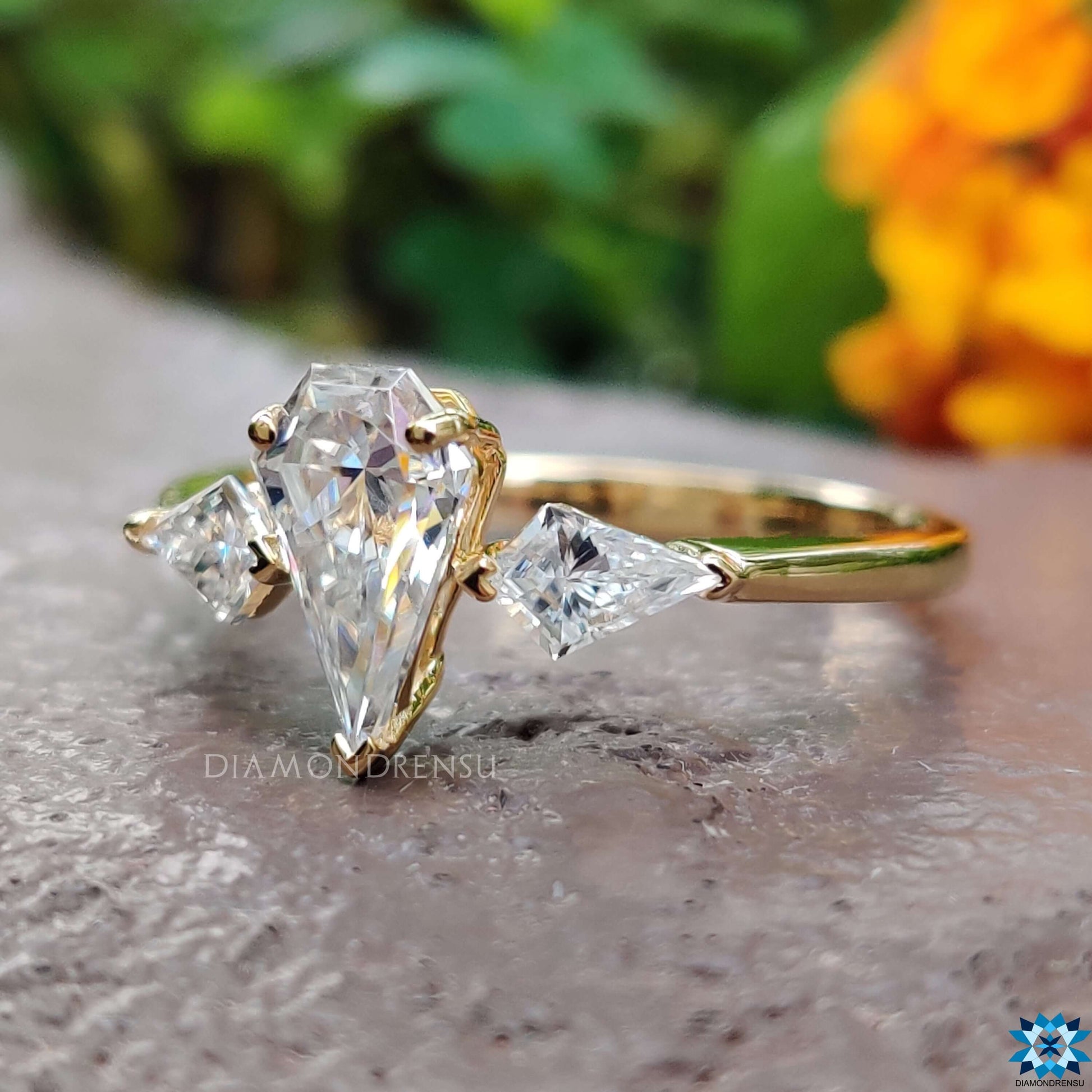 three stones engagement rings - diamondrensu