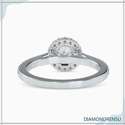 Round diamond ring halo offering a timeless look and sparkle.
