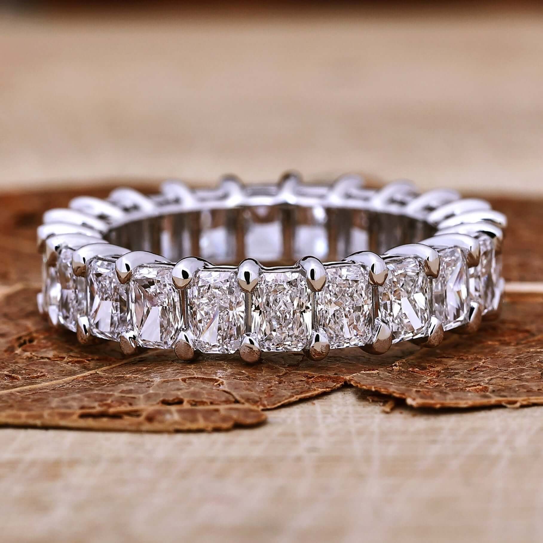 lab grown diamond wedding band