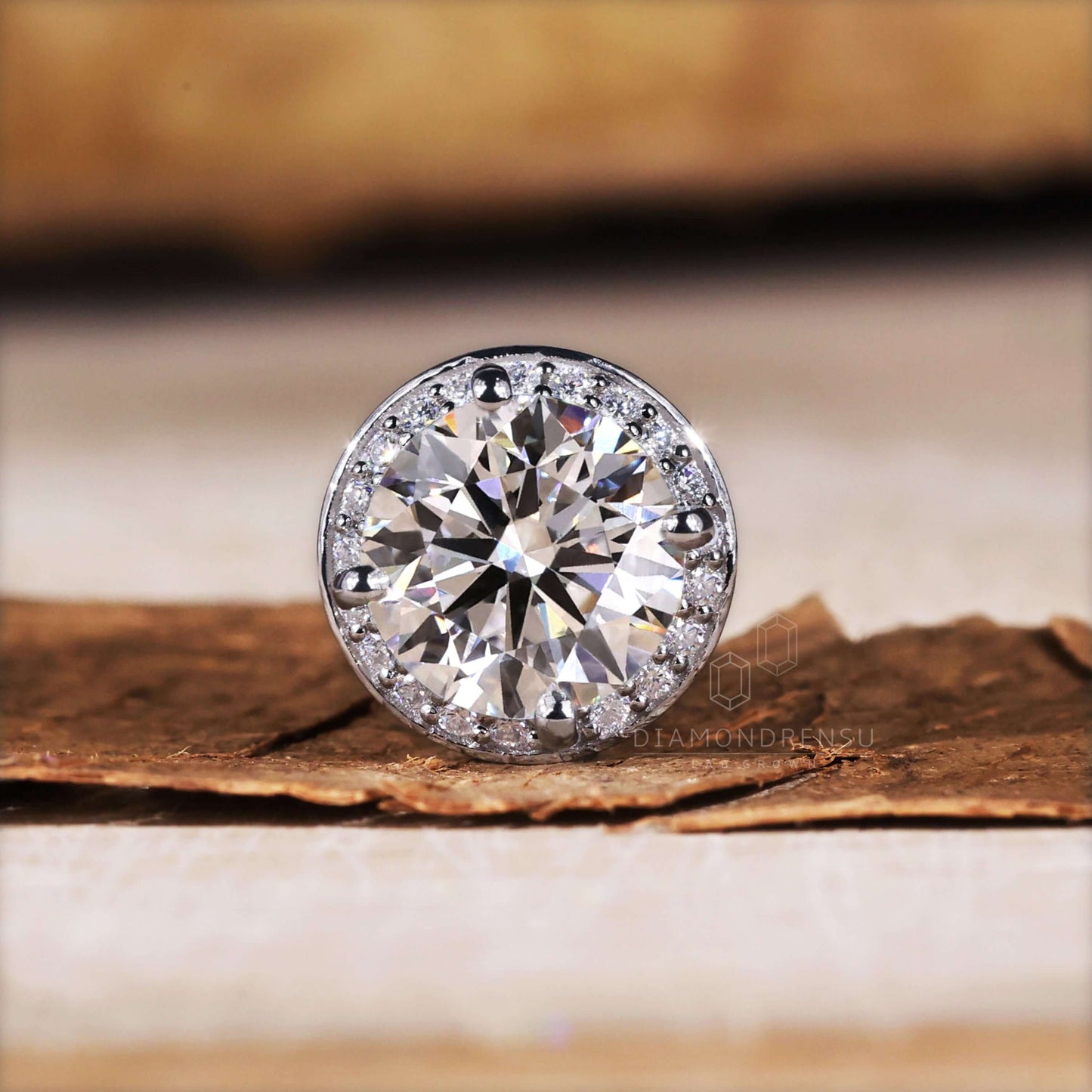 round lab grown diamond pendant