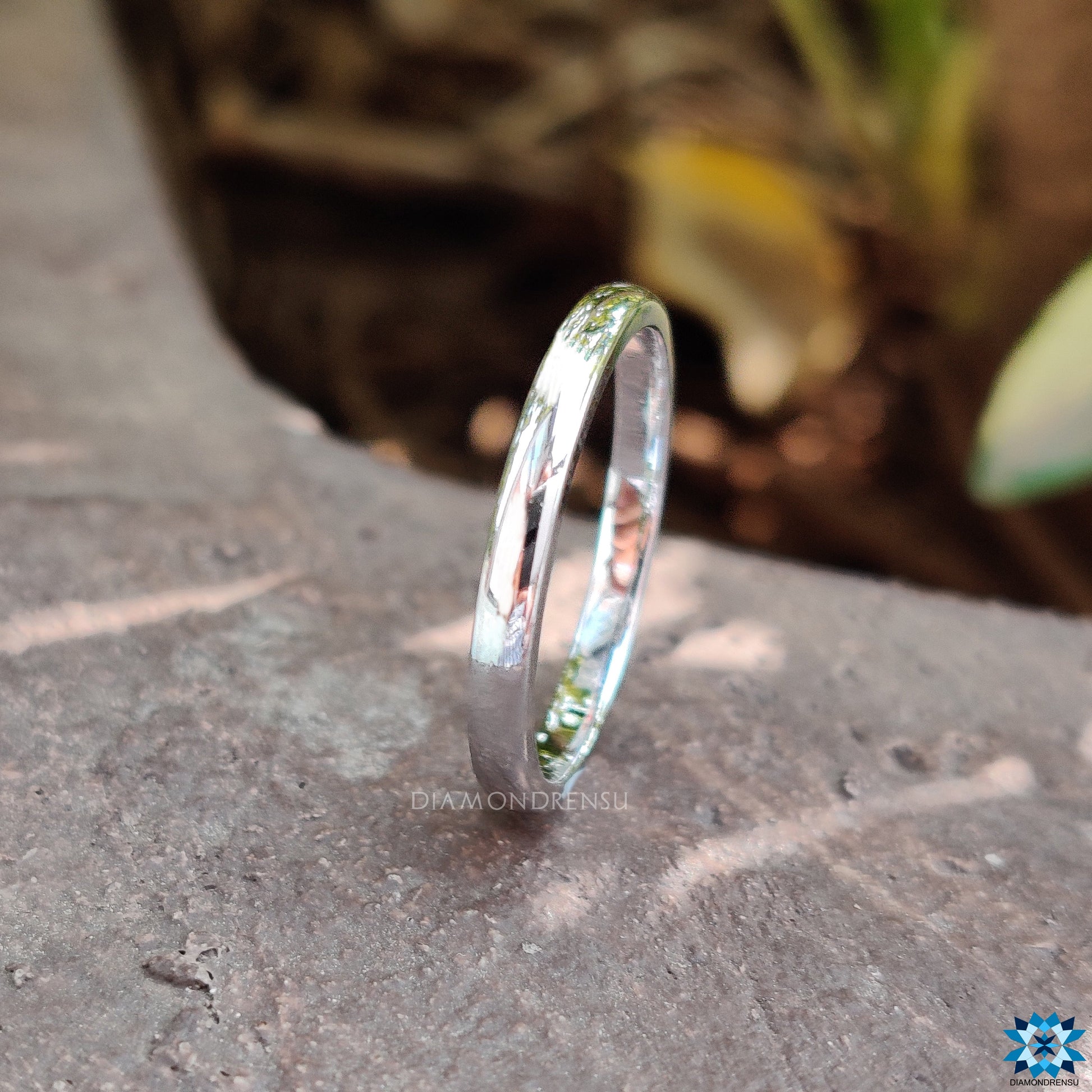 Stunning simple white gold wedding band for a minimalist style.